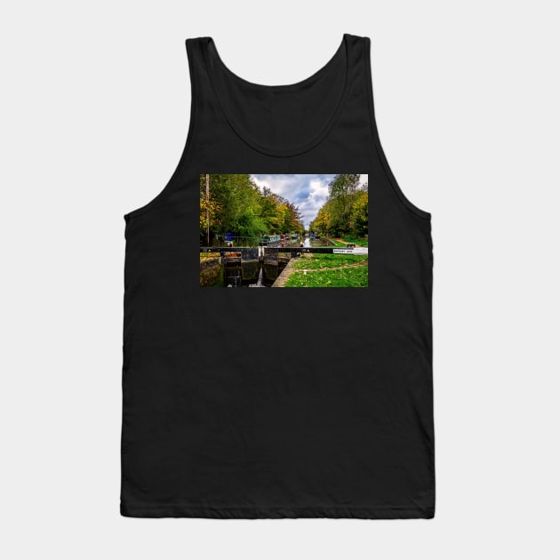 Kintbury Lock on the K & A Canal Tank Top by IanWL